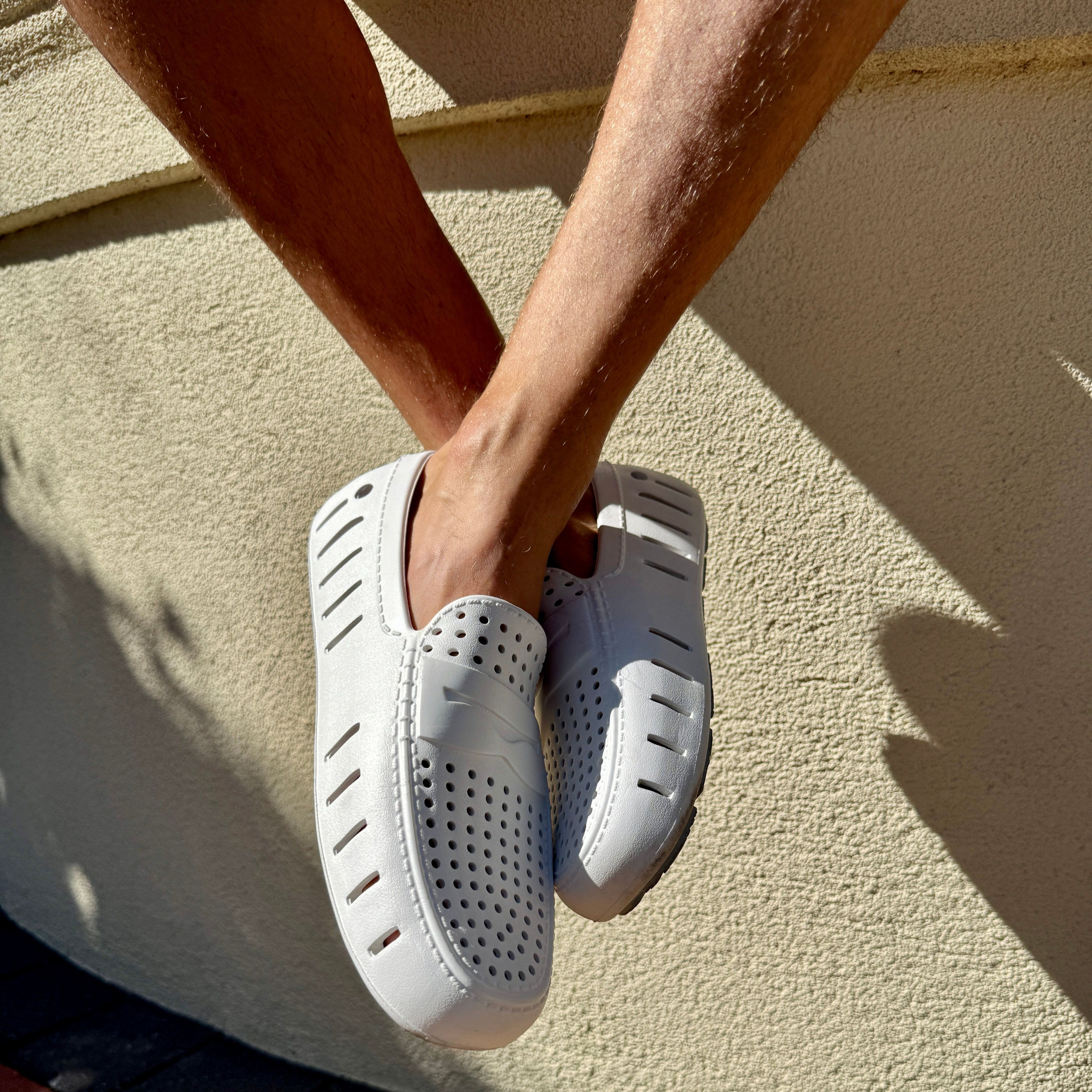 BRIGHT WHITE/HARBOR MIST GRAY COUNTRY CLUB 2.0