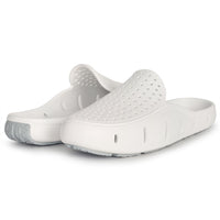 MENS BRIGHT WHITE/HARBOR MIST GRAY SUNSET SLIDE
