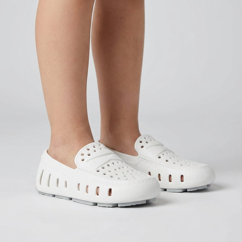 【 新品未使用 】プロイデア 0070-3792 WHITE Kid's Prodigy Driver Foam Shoe | Bright White/Harbor Mist Gray