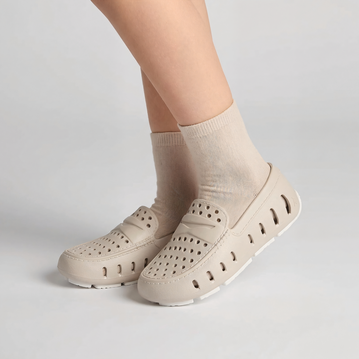 BONE/BRIGHT WHITE PRODIGY