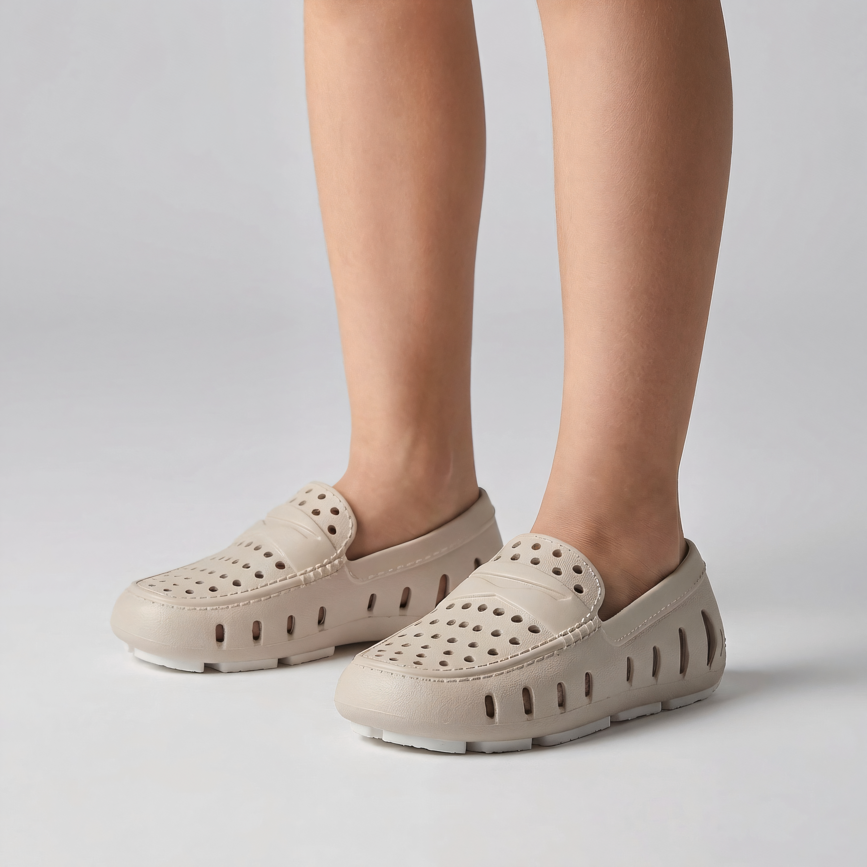 BONE/BRIGHT WHITE PRODIGY