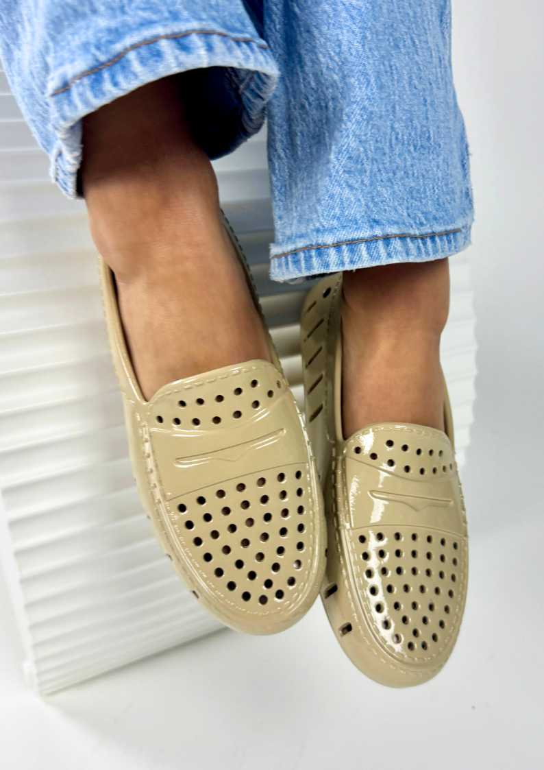 WARM SAND/GUM PATENT POSH 4P